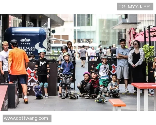 成都滑板精英赛精彩点评展现极限运动队的实力与风采